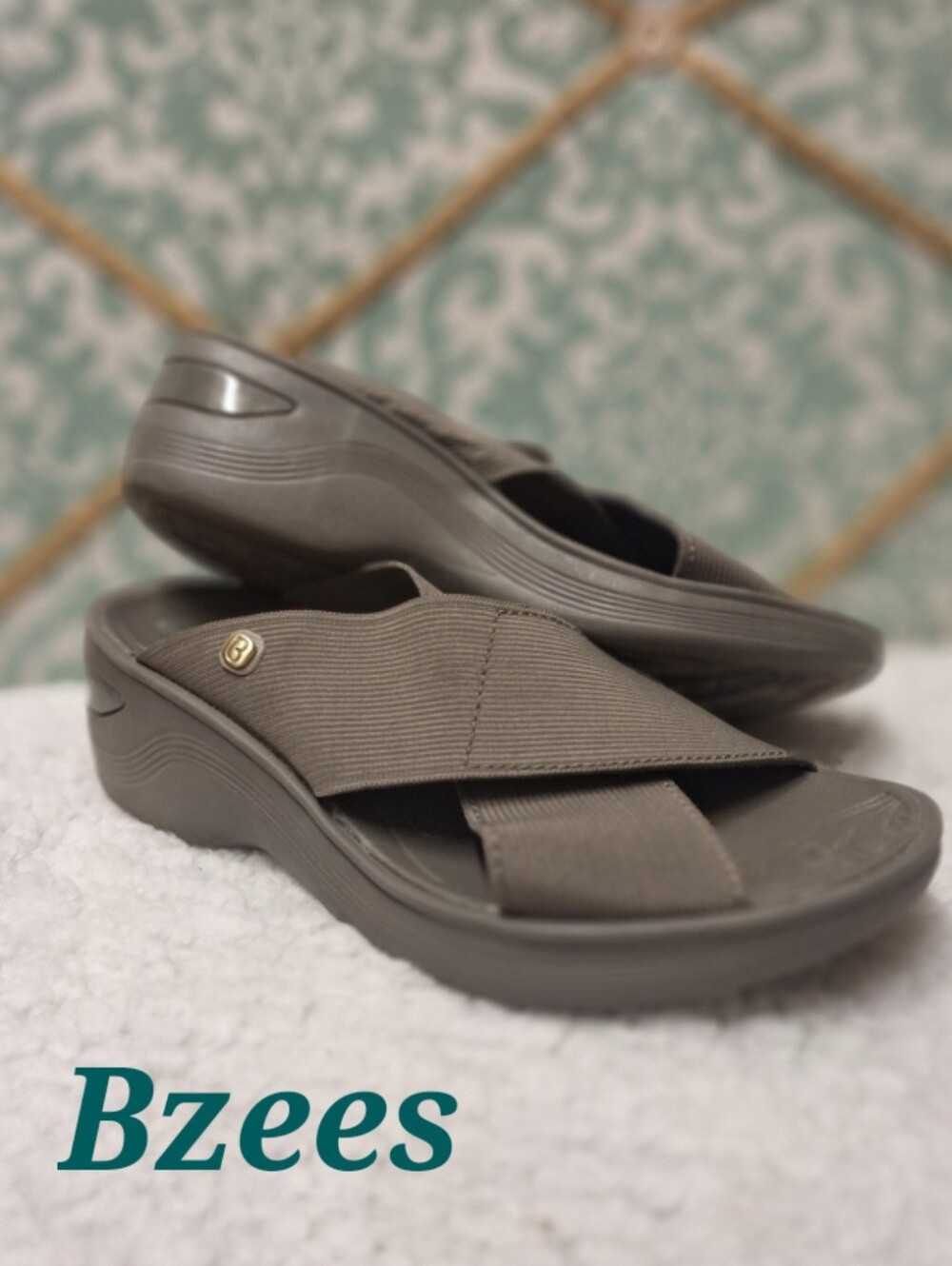 Women’s Taupe Bzees Crisscross Comfort Sandals 7